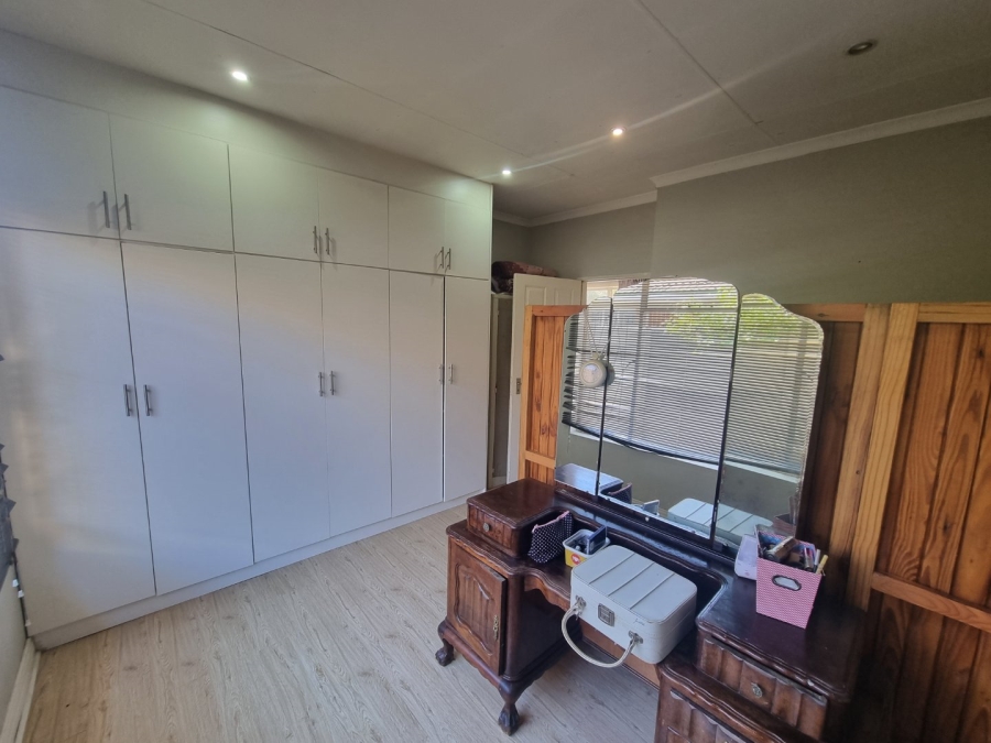 5 Bedroom Property for Sale in Eureka Free State